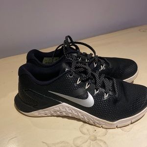 nike women sneakers